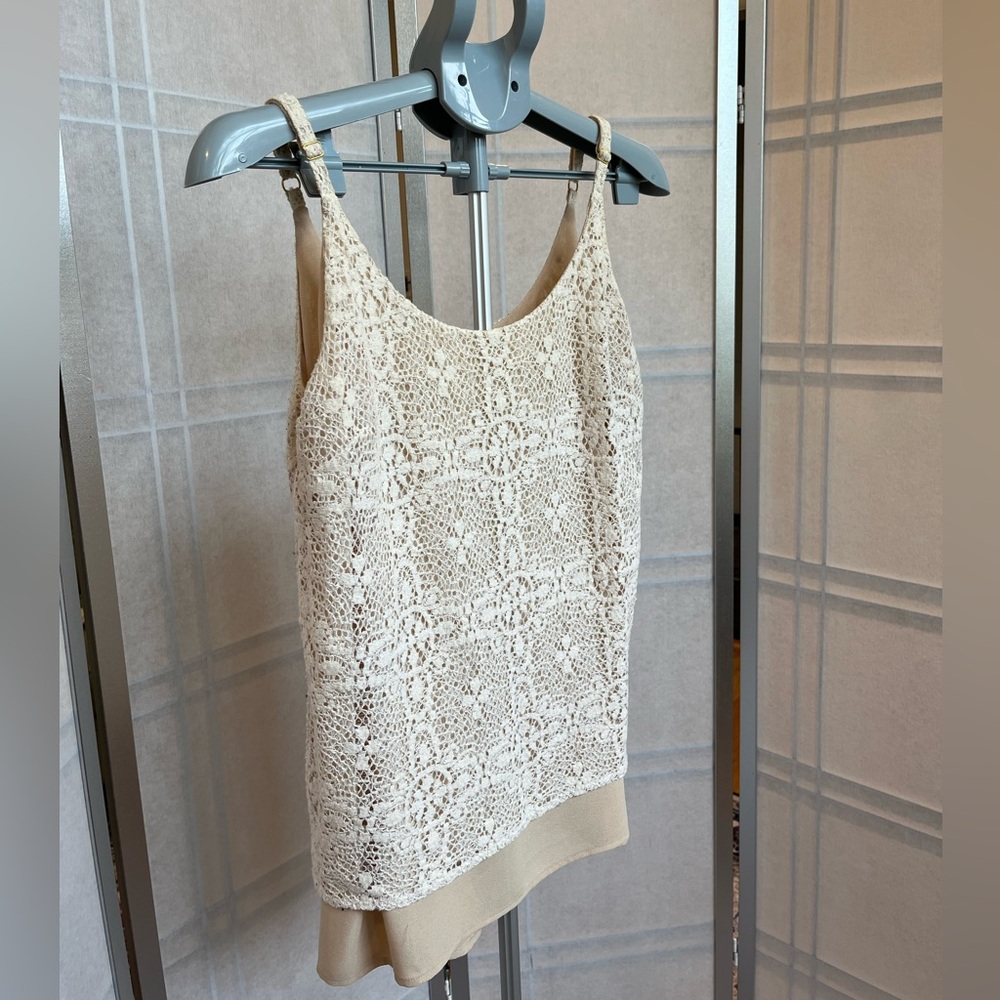 CAbi It Girl Crochet Lace Cami 798 Cream Tan Contrast Lining Tank Size M